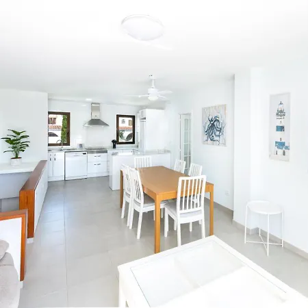 El Centro Casa Azahar * 阿尔考斯布里